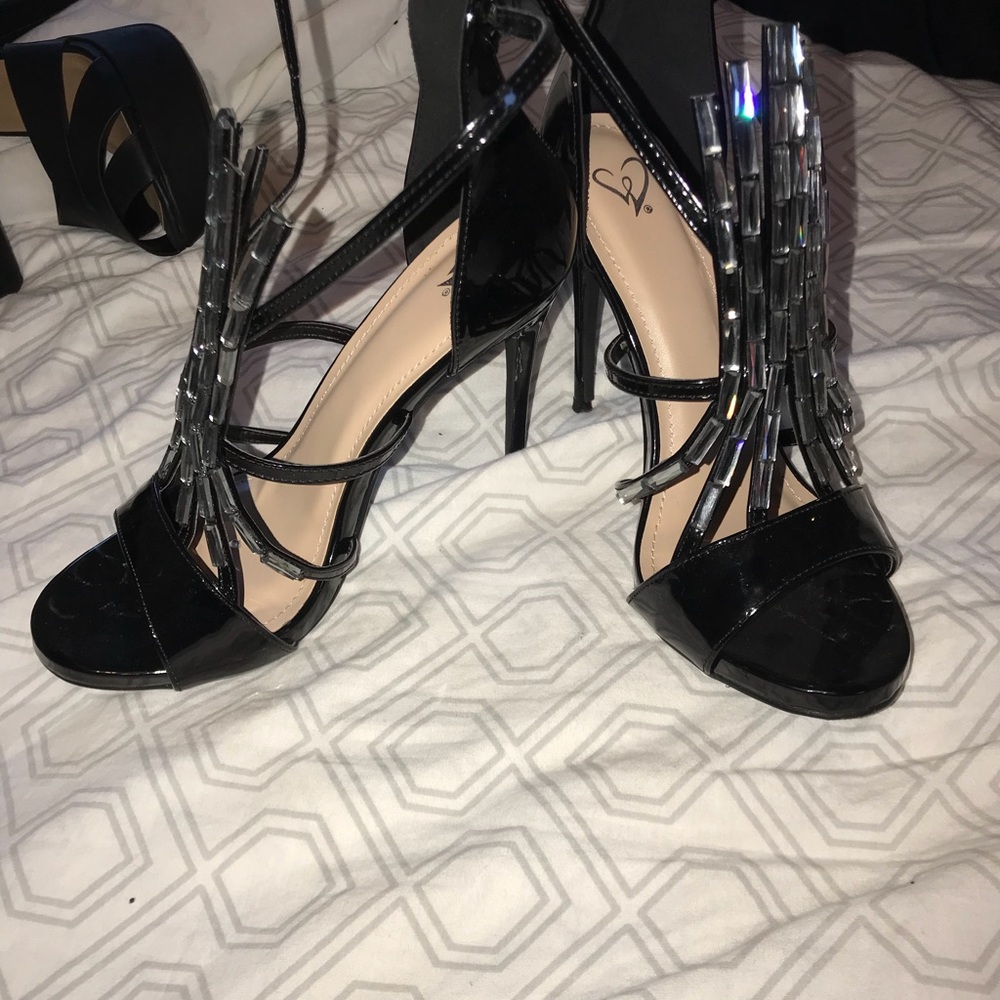 heels - Picture 3 of 3